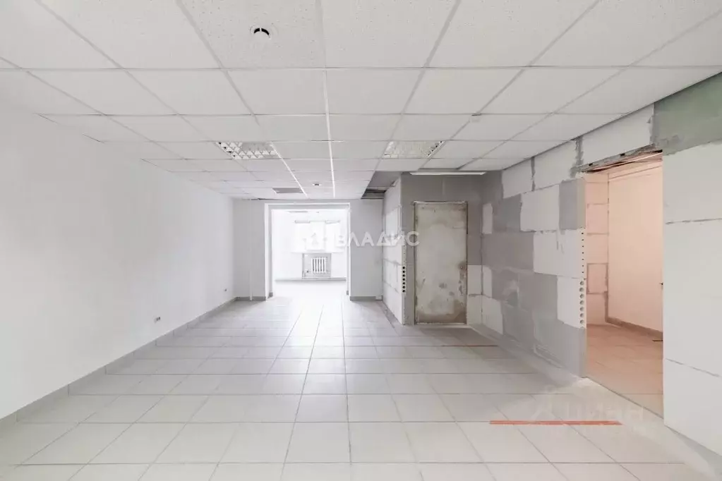 3-к кв. Брянская область, Брянск ул. Ромашина, 32 (108.3 м) - Фото 0