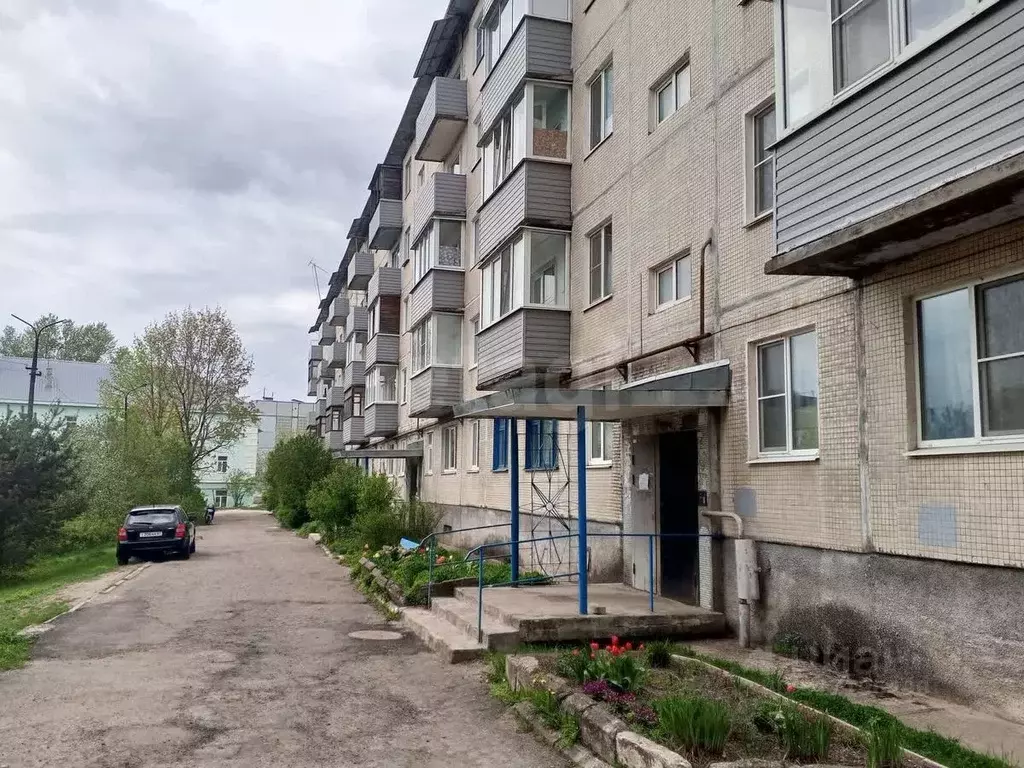 2-к кв. Псковская область, Остров ул. Островских Молодогвардейцев, 2 ... - Фото 0