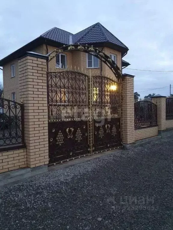 Дом в Калужская область, Малоярославецкий муниципальный округ, с. ... - Фото 1