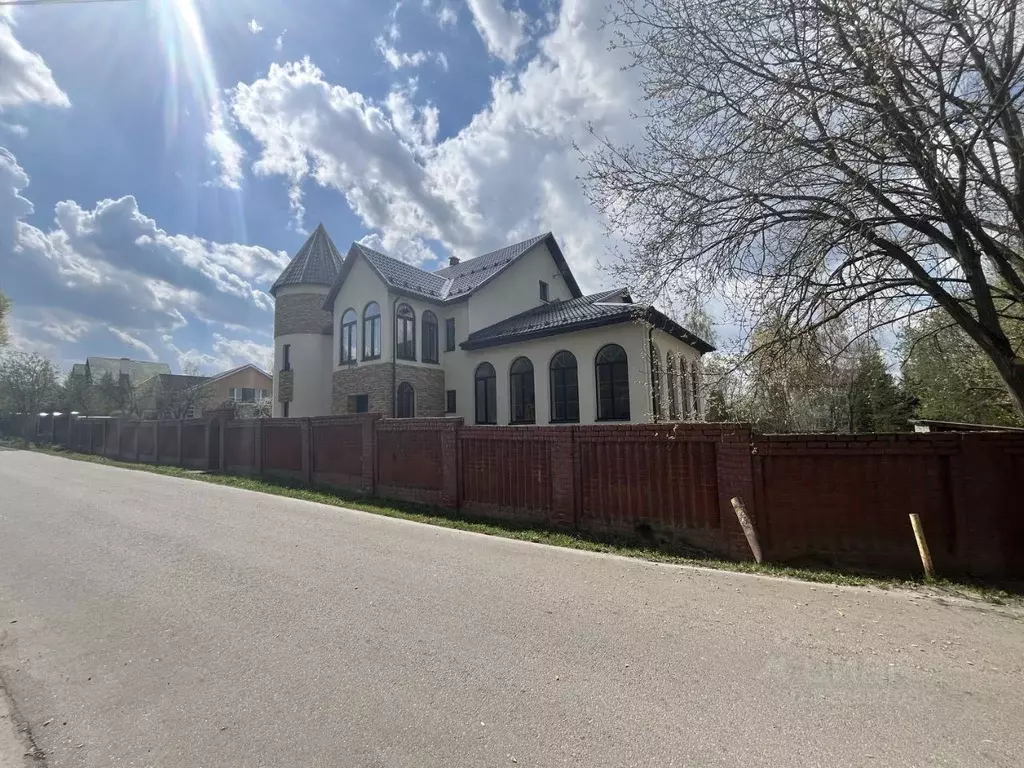 Коттедж в Московская область, Одинцовский городской округ, с. Лайково  ... - Фото 0