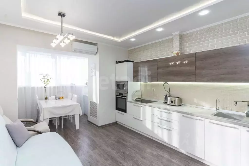 1-к кв. Тюменская область, Тюмень ул. Станислава Карнацевича, 4 (48.8 ... - Фото 1