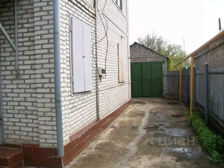Дом в Ростовская область, Неклиновский район, Новобессергеневское ... - Фото 1