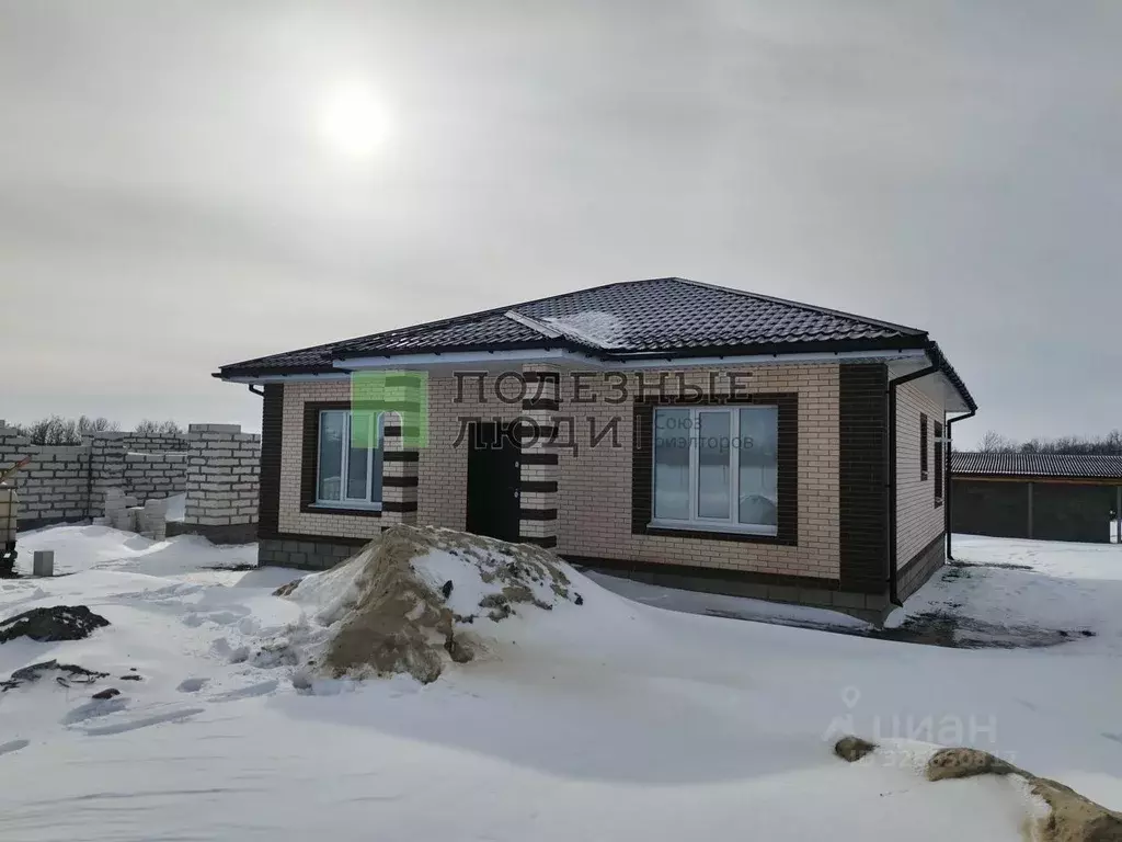 Дом в Белгородская область, Белгород Юго-Западный-2.2 мкр, пер. 1-й ... - Фото 1