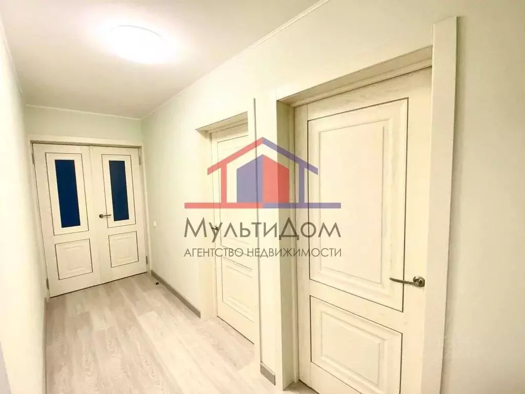 3-к кв. Белгородская область, Старый Оскол Дубрава мкр, 1 кв-л, 11 ... - Фото 1