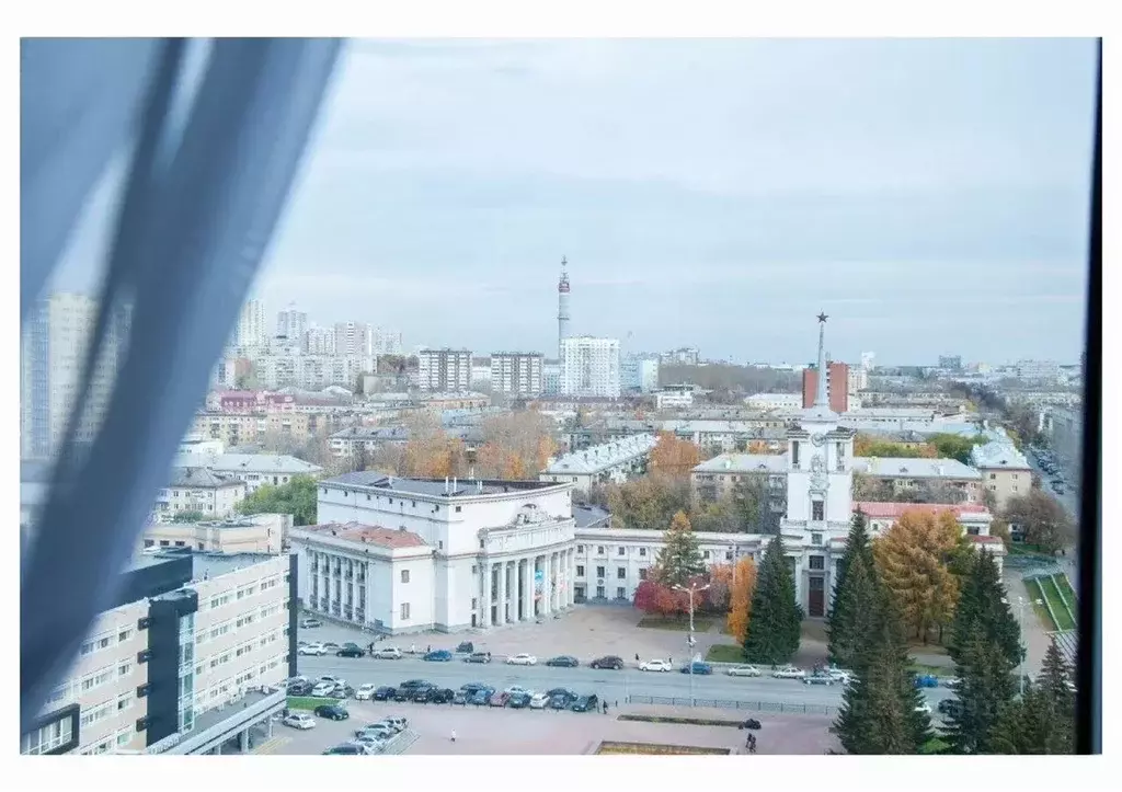 Офис в Свердловская область, Екатеринбург ул. Мамина-Сибиряка, 58 (640 ... - Фото 1