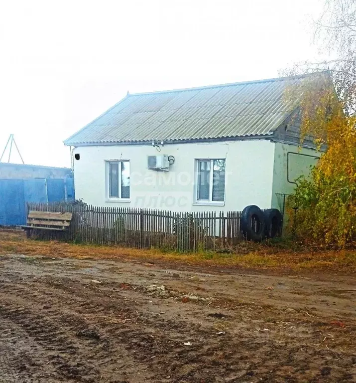 Дом в Саратовская область, Энгельсский район, Красноярское ... - Фото 1