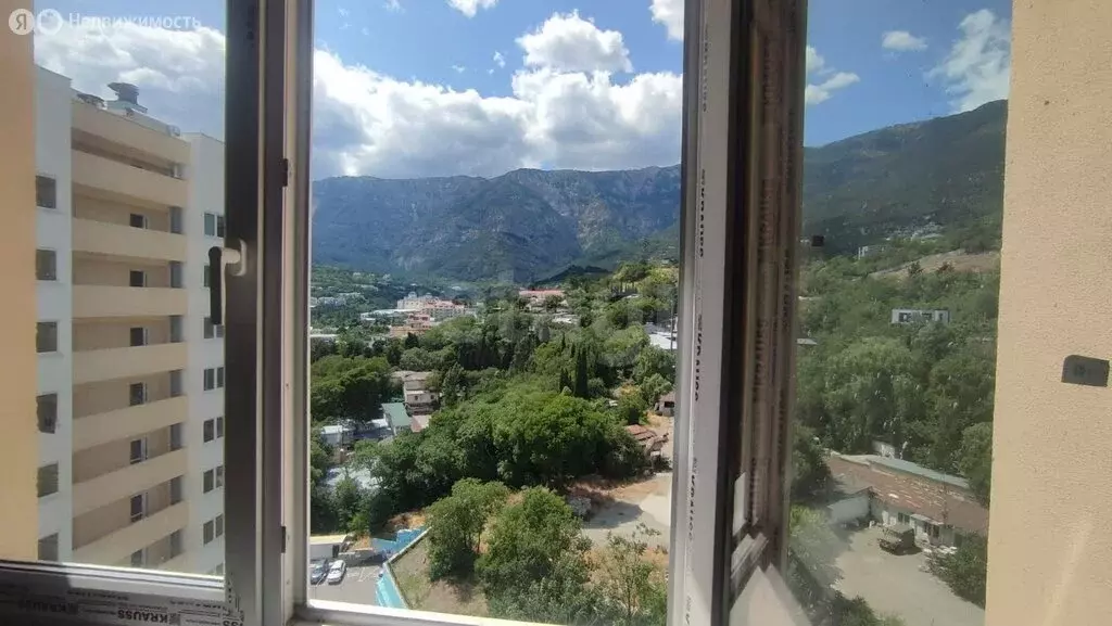 Квартира-студия: Ялта, улица Кирова, 155Ак2 (35.8 м) - Фото 1