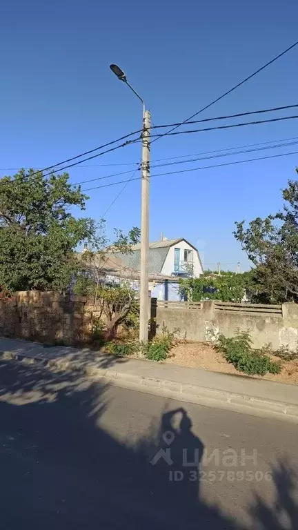 Дом в Крым, Черноморский район, Оленевское с/пос, с. Оленевка ул. ... - Фото 1