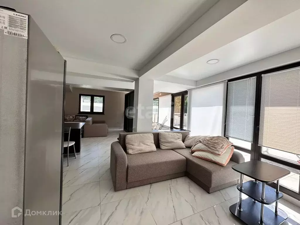 Продаётся квартира-студия, 70 м - Фото 0