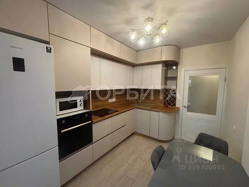 1-к кв. Тюменская область, Тюмень ул. Раушана Абдуллина, 6к1 (35.0 м) - Фото 1
