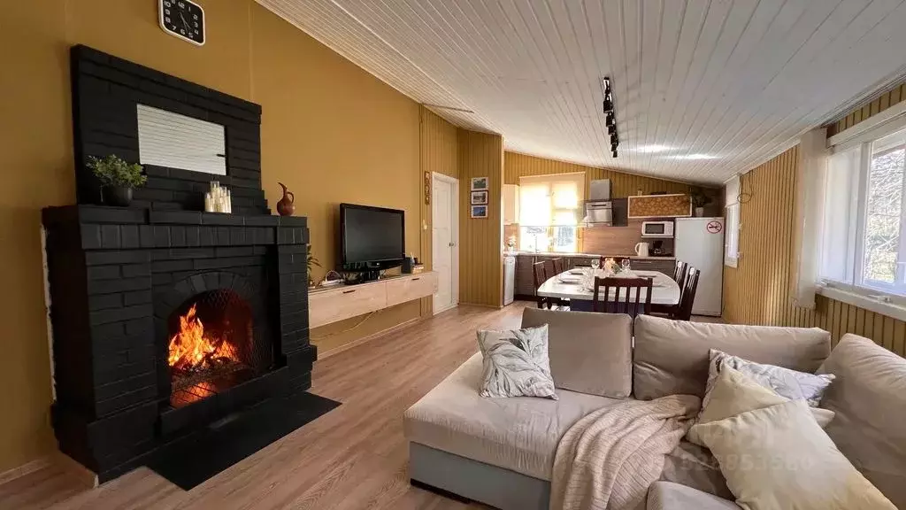 Дом в Ленинградская область, Приозерск Лесная ул., 15/1 (130 м) - Фото 1