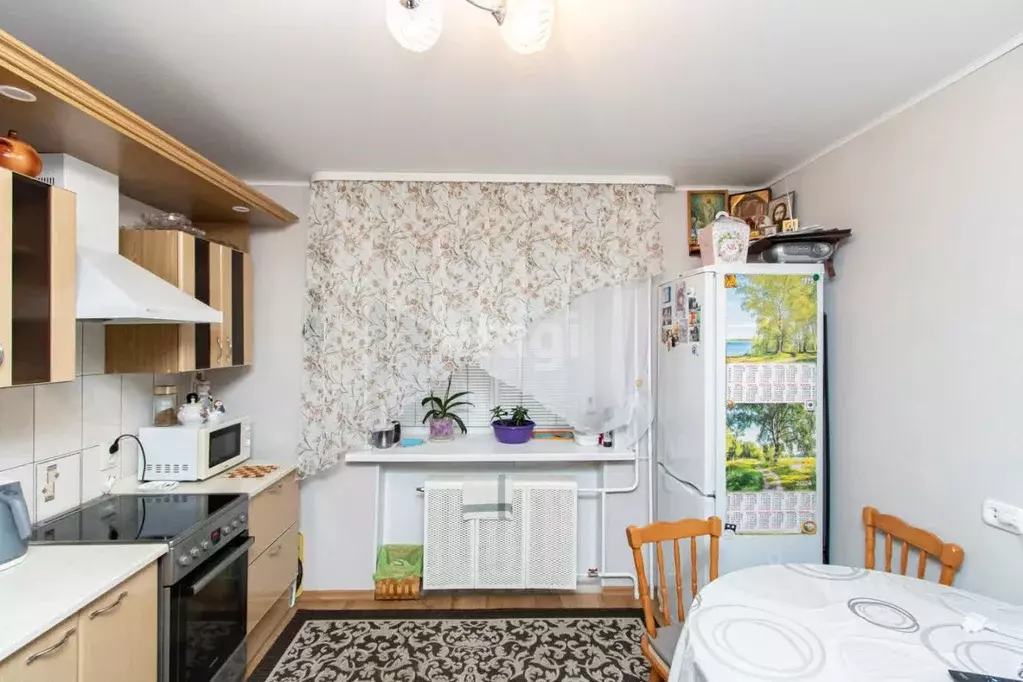 3-к кв. Тюменская область, Тюмень Антипино мкр, ул. Александра ... - Фото 1