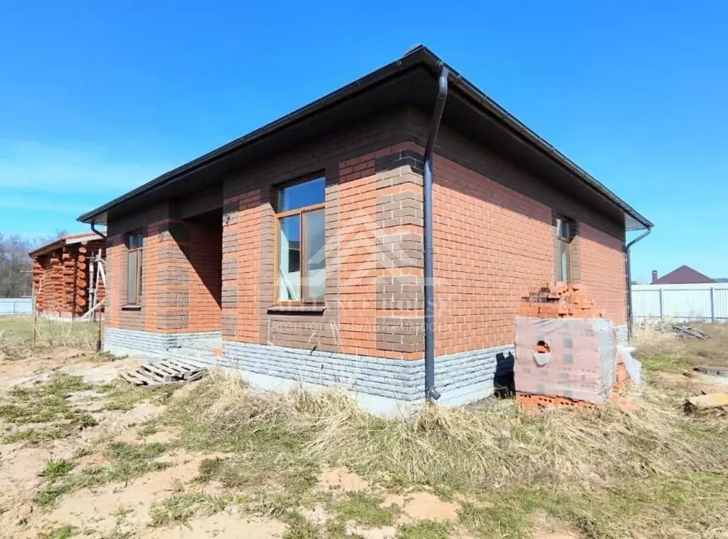 Дом в Татарстан, Лаишевский район, Столбищенское с/пос, с. Усады ул. ... - Фото 1