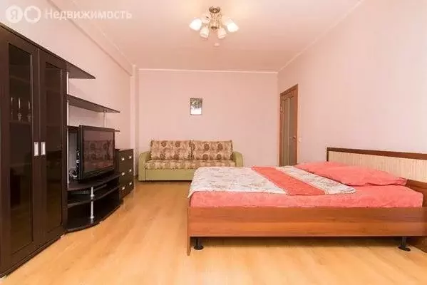 1-комнатная квартира: Дегтярск, улица Головина, 1 (37 м) - Фото 0