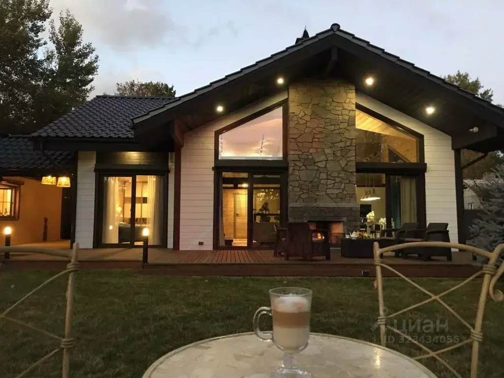 Дом в Калининградская область, Балтийск пос. Павлово, ул. Бурденко, 3 ... - Фото 1