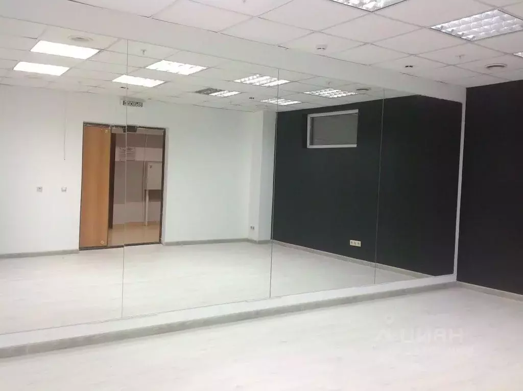 Помещение свободного назначения в Свердловская область, Екатеринбург ... - Фото 1