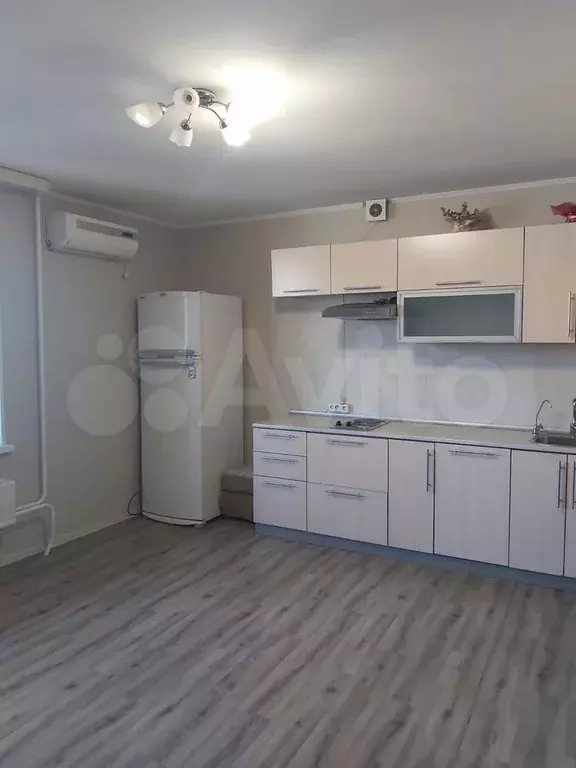 1-к. квартира, 42 м, 8/10 эт. - Фото 0