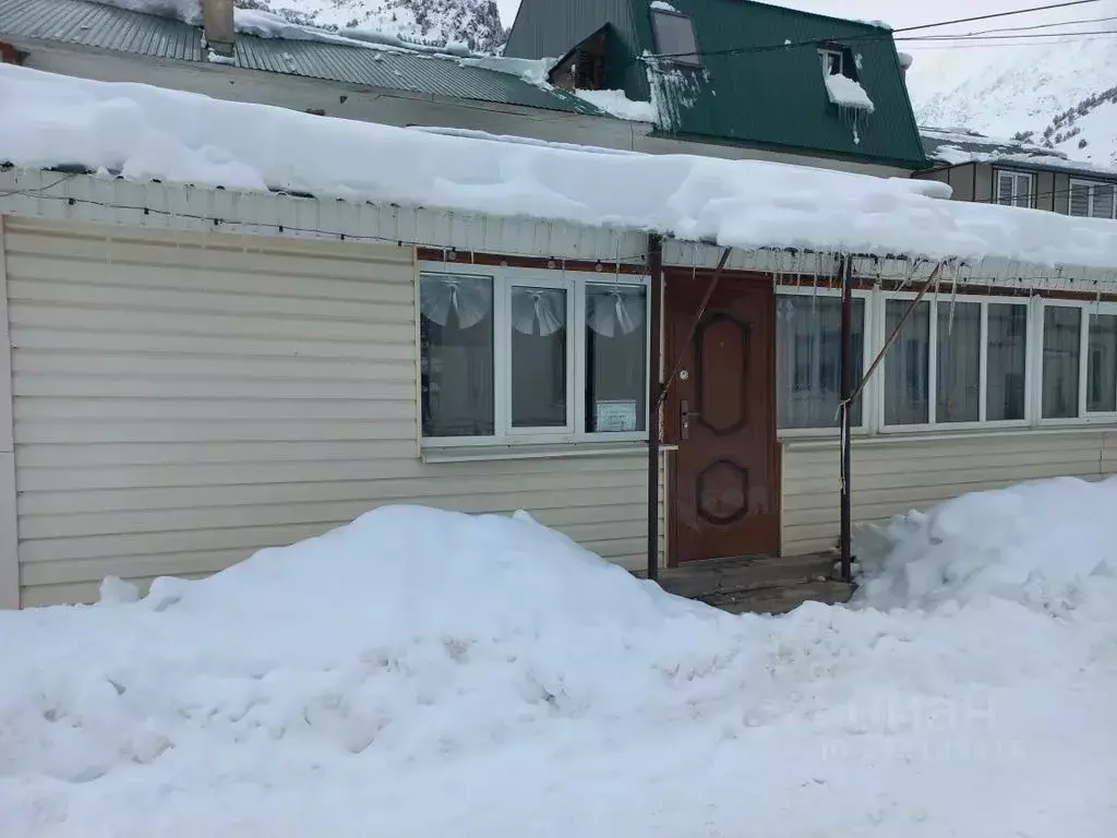 Дом в Кабардино-Балкария, Эльбрусский район, с. Терскол 6 (30 м) - Фото 1