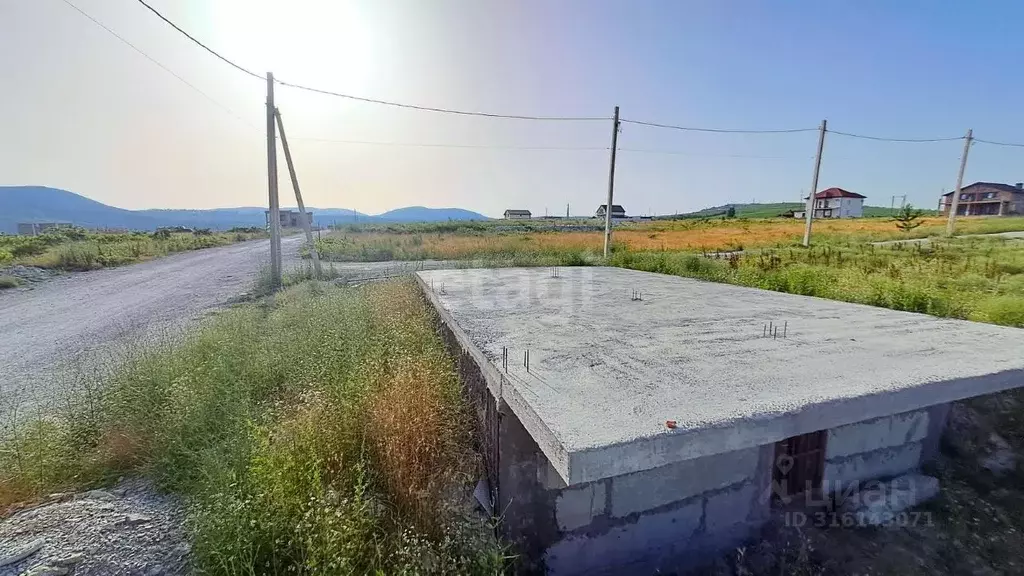 Участок в Краснодарский край, Новороссийск городской округ, с. Мысхако ... - Фото 0