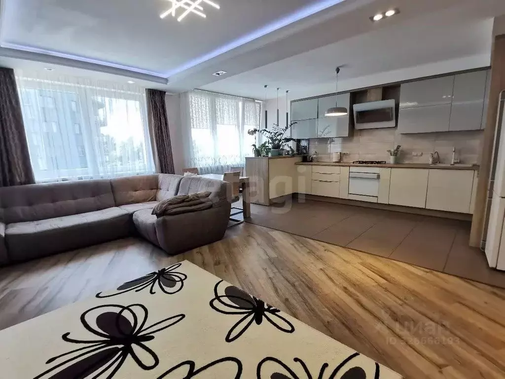 2-к кв. Калининградская область, Калининград Парковый пер., 7к1 (92.9 ... - Фото 1