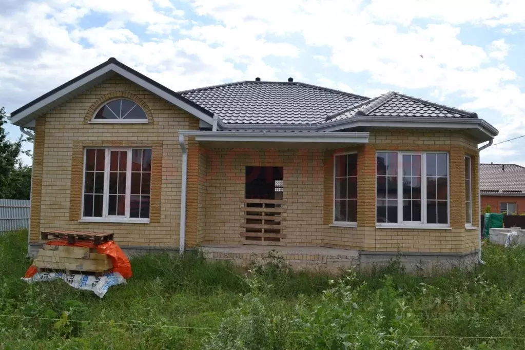 Дом в Ростовская область, Волгодонск Песчаная ул., 86 (150 м) - Фото 1