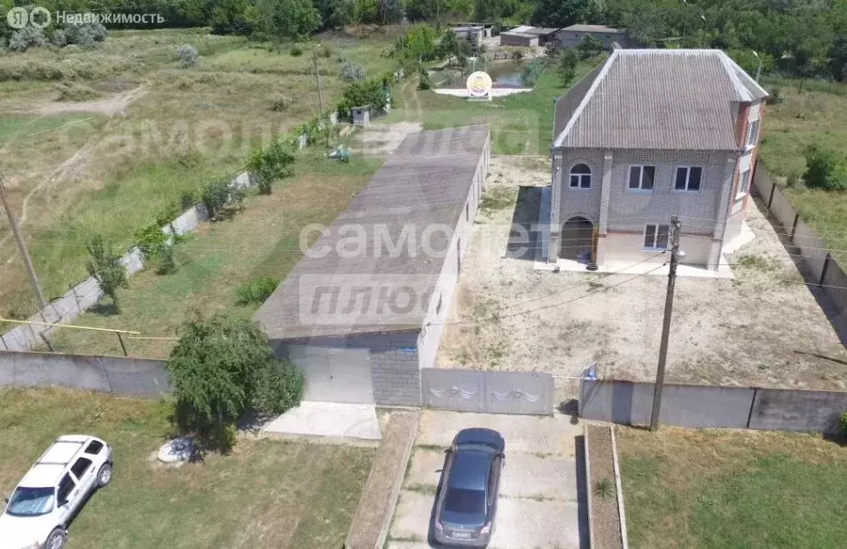 Дом в Темрюк, улица Яна Фабрициуса, 149 (247 м) - Фото 1