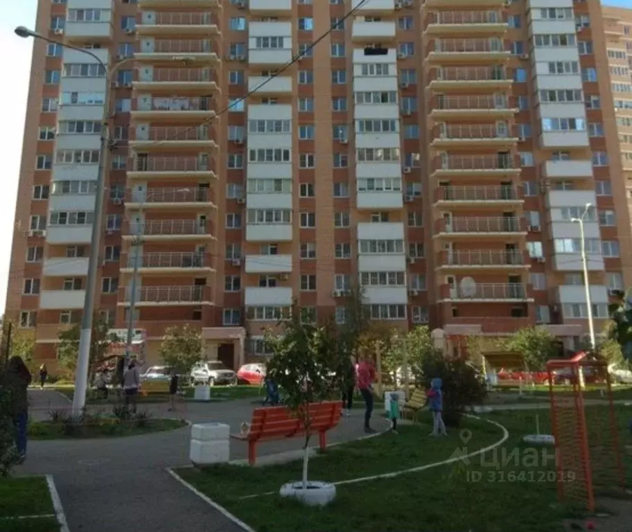 2-к кв. Краснодарский край, Краснодар Кореновская ул., 73 (58.9 м) - Фото 1