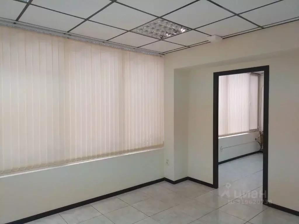 Помещение свободного назначения в Краснодарский край, Ейск ул. ... - Фото 0