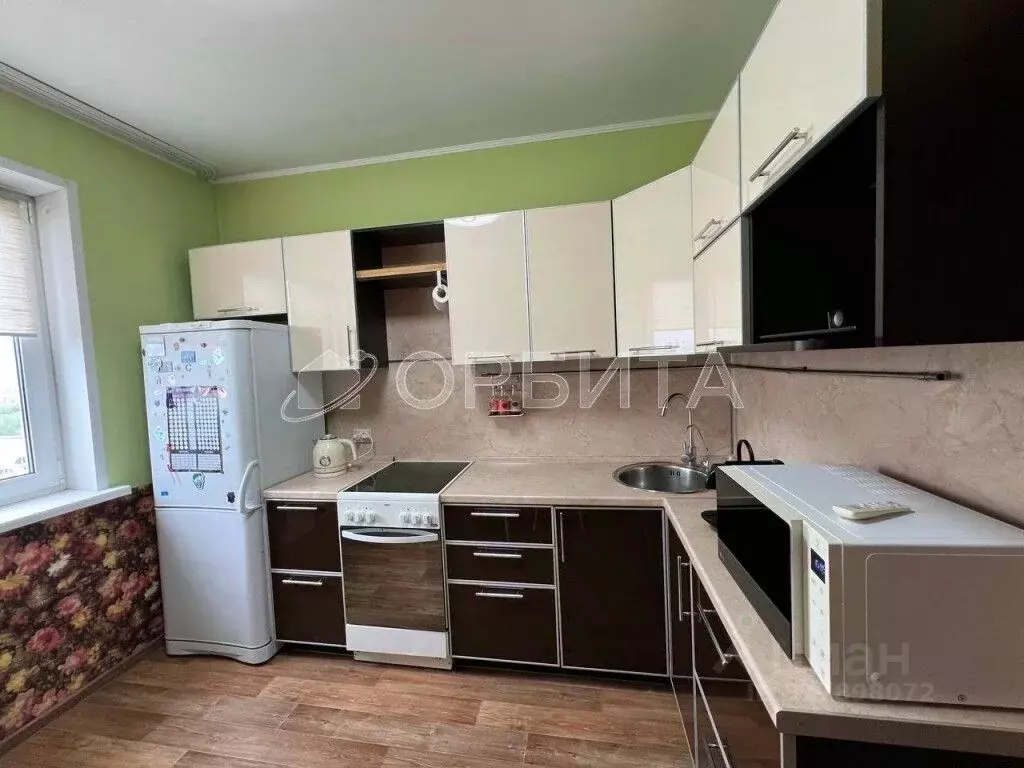 2-к кв. Тюменская область, Тюмень ул. Федюнинского, 11 (50.6 м) - Фото 0