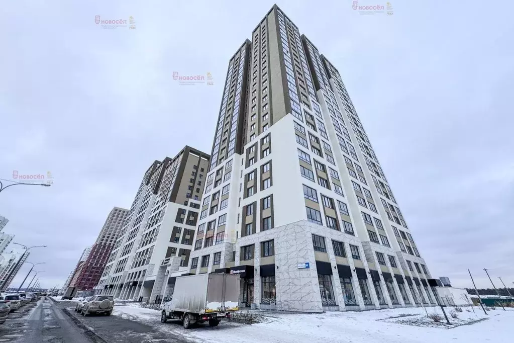 Торговая площадь в Свердловская область, Екатеринбург Академический ... - Фото 0