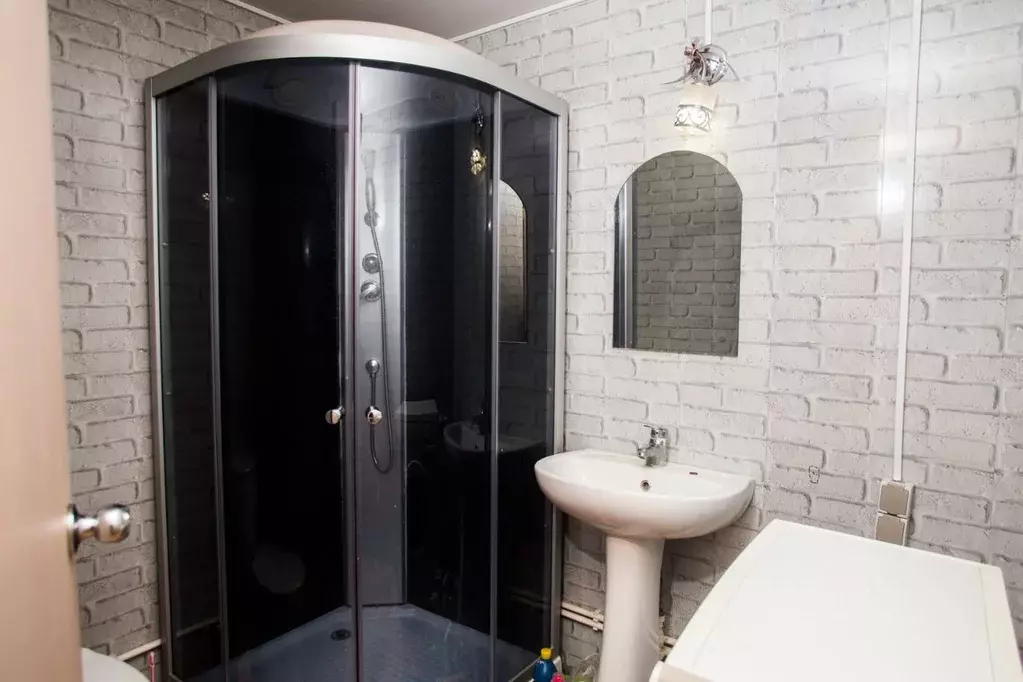 Дом в Волгоградская область, Ленинский район, с. Царев ул. Матросова, ... - Фото 1