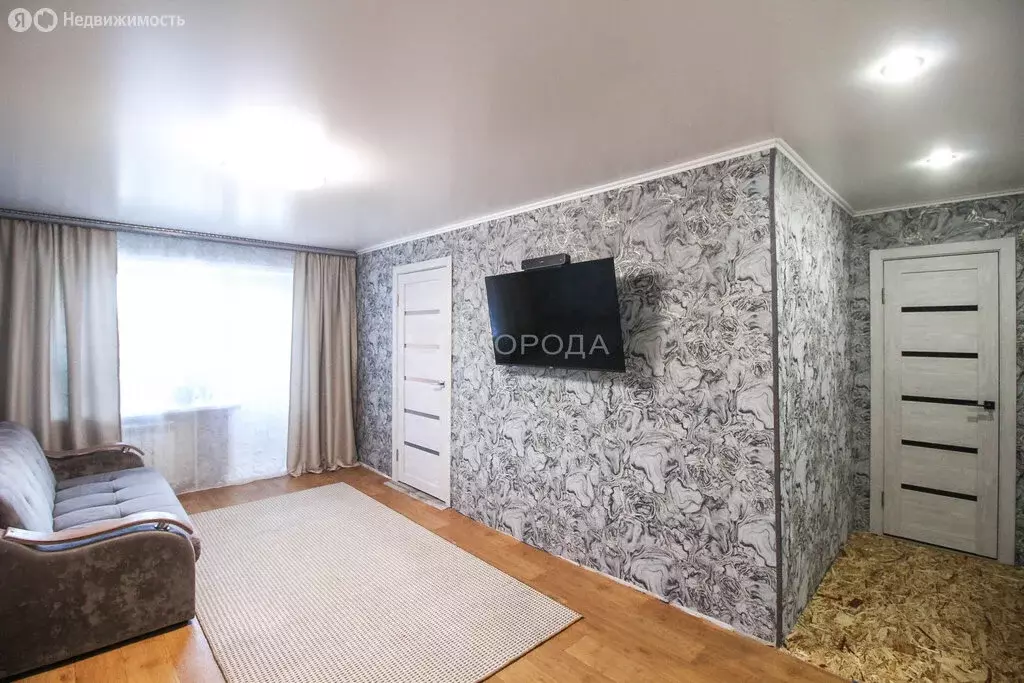3-комнатная квартира: Южный, проспект Дзержинского, 3 (55.7 м) - Фото 1