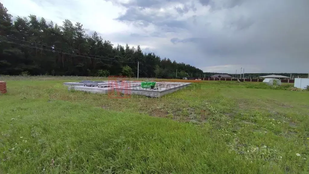 Участок в Белгородская область, Старооскольский городской округ, с. ... - Фото 0
