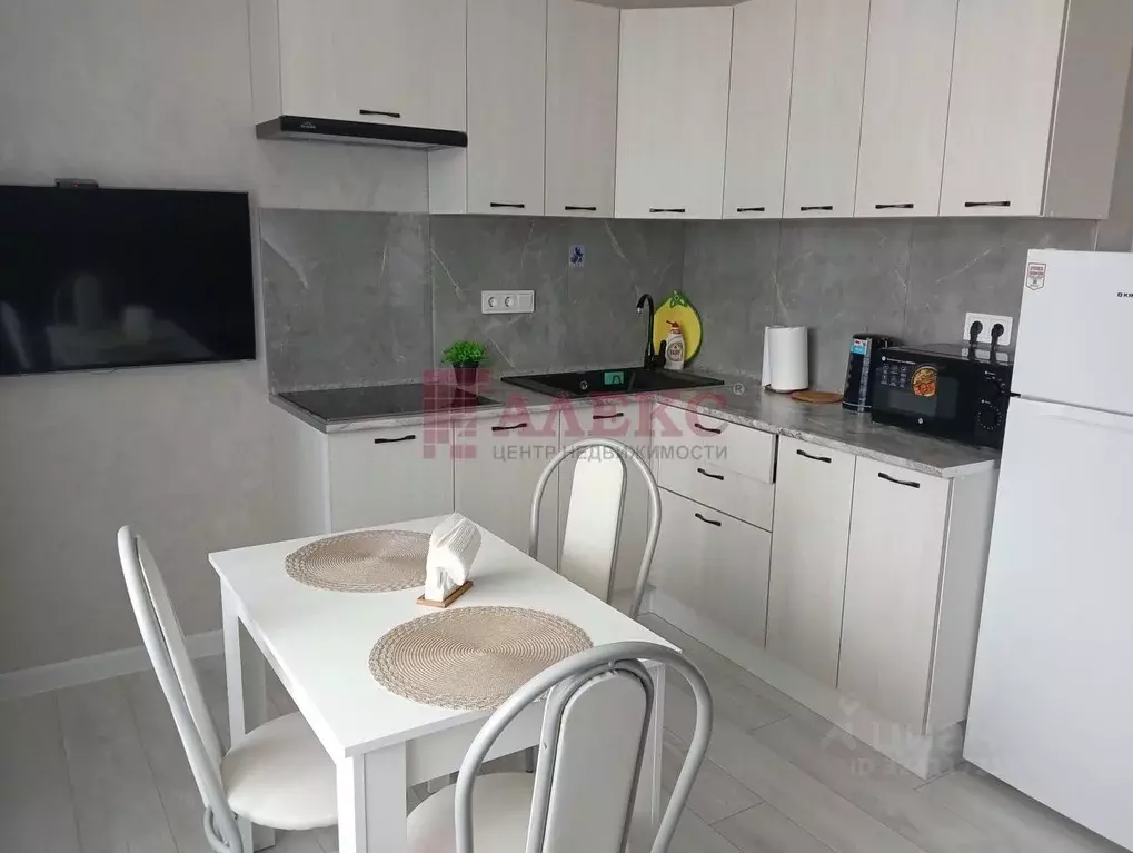 Студия Ростовская область, Ростов-на-Дону, Нахичевань ул. 26-я Линия, ... - Фото 1