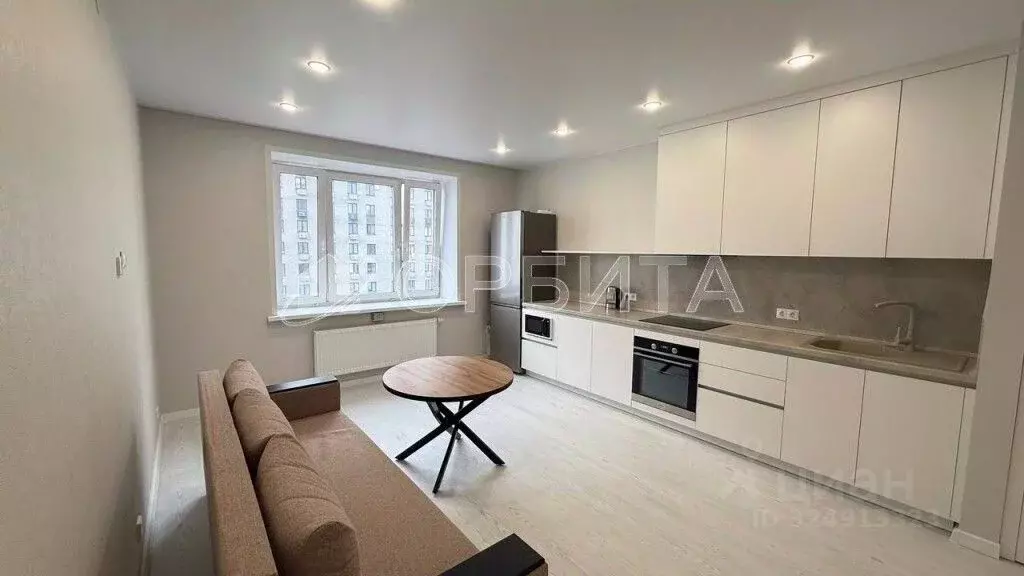 2-к кв. Тюменская область, Тюмень ул. Республики, 204к7 (70.2 м) - Фото 2