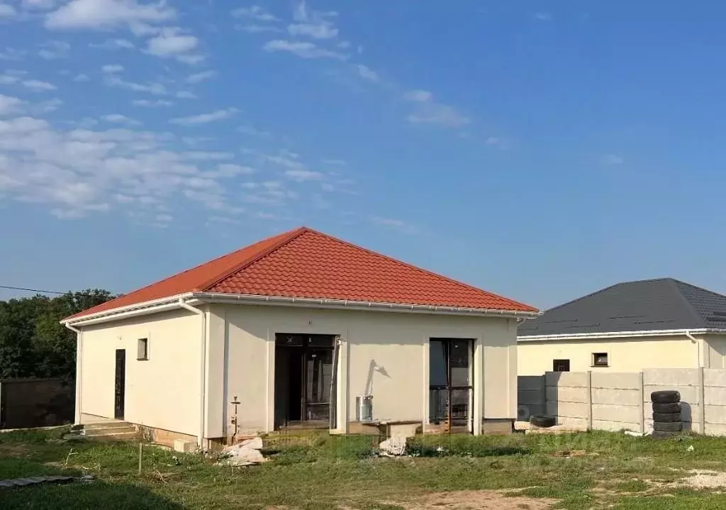 Дом в Крым, Симферопольский район, Трудовское с/пос, с. Строгоновка ... - Фото 1