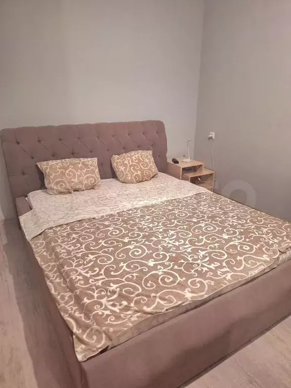 Комната 12 м в 4-к., 1/1 эт. - Фото 0