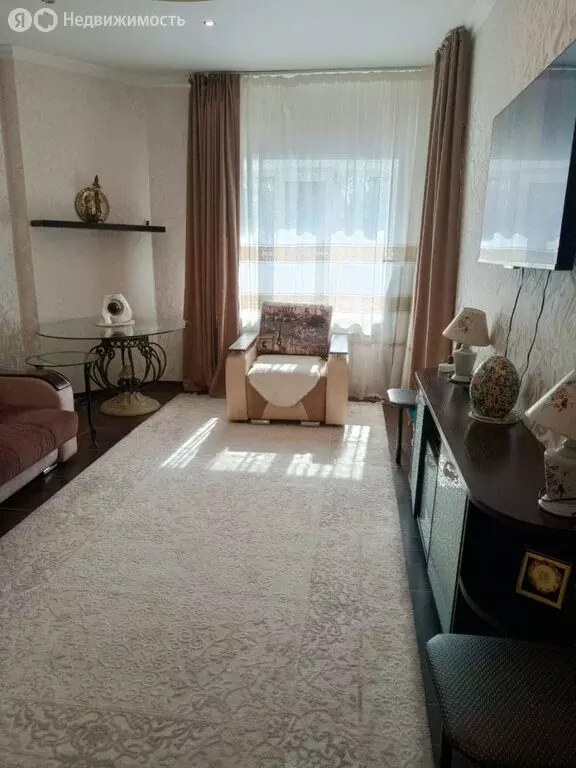 1-комнатная квартира: Елабуга, улица Тысячелетия, 2 (50 м) - Фото 0