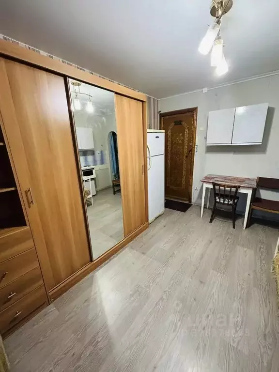 Комната Омская область, Омск Бульварная ул., 2А (17.0 м) - Фото 1