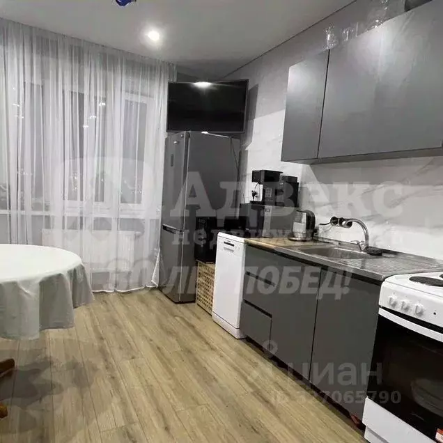 2-к кв. Тюменская область, Тюмень Новгородская ул., 14 (66.1 м) - Фото 1