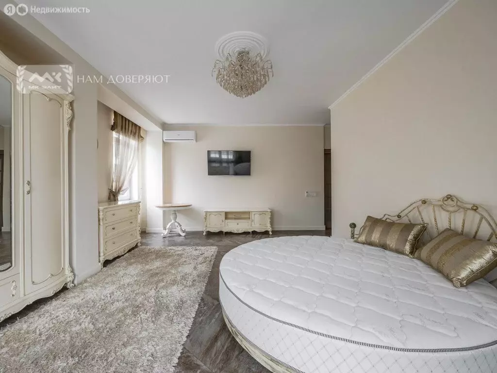 3-комнатная квартира: Санкт-Петербург, 17-я линия Васильевского ... - Фото 2