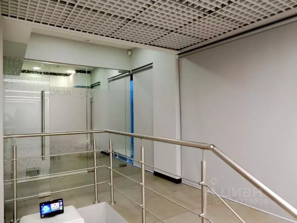 Помещение свободного назначения в Ленинградская область, Кириши просп. ... - Фото 1