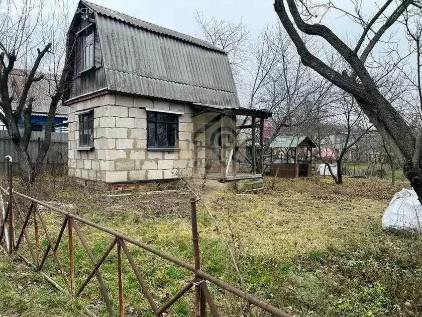 Дом в Старый Оскол, Малиновая улица (21 м) - Фото 1