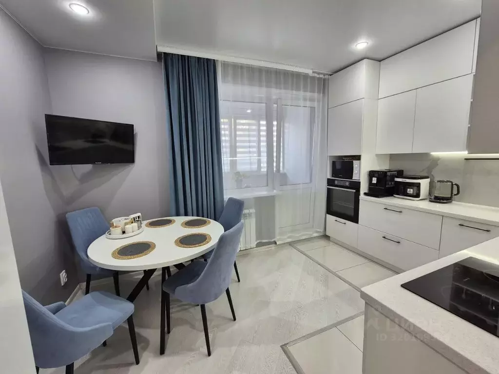 3-к кв. Самарская область, Тольятти ул. Лизы Чайкиной, 70А (86.0 м) - Фото 1