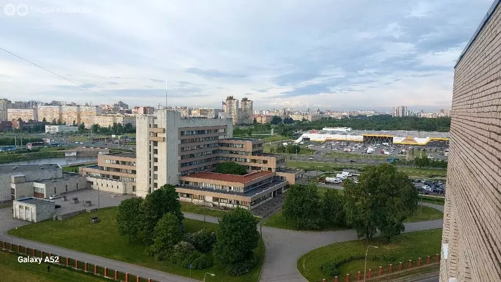 4-комнатная квартира: Санкт-Петербург, улица Чекистов, 22 (77.8 м) - Фото 1