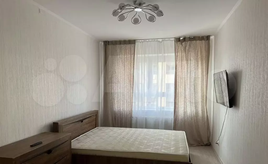 1-к. квартира, 40 м, 13/19 эт. - Фото 1