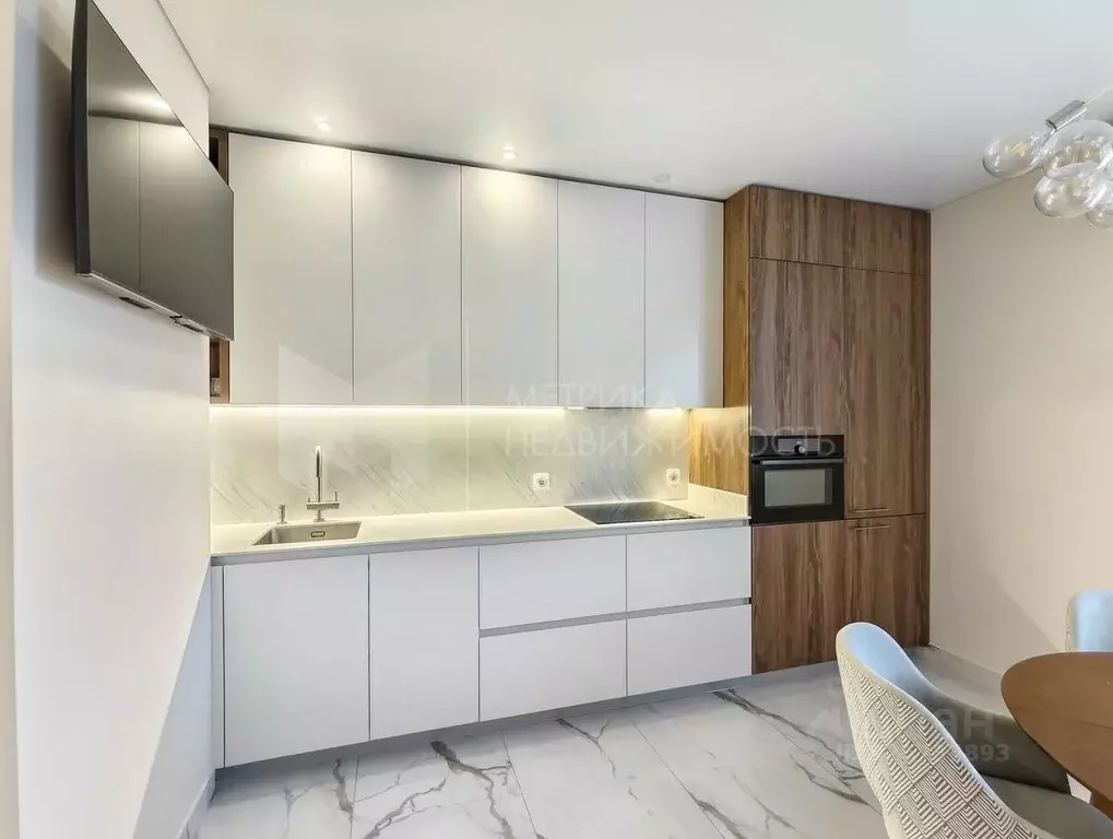 3-к кв. Тюменская область, Тюмень Новгородская ул., 3 (70.0 м) - Фото 1