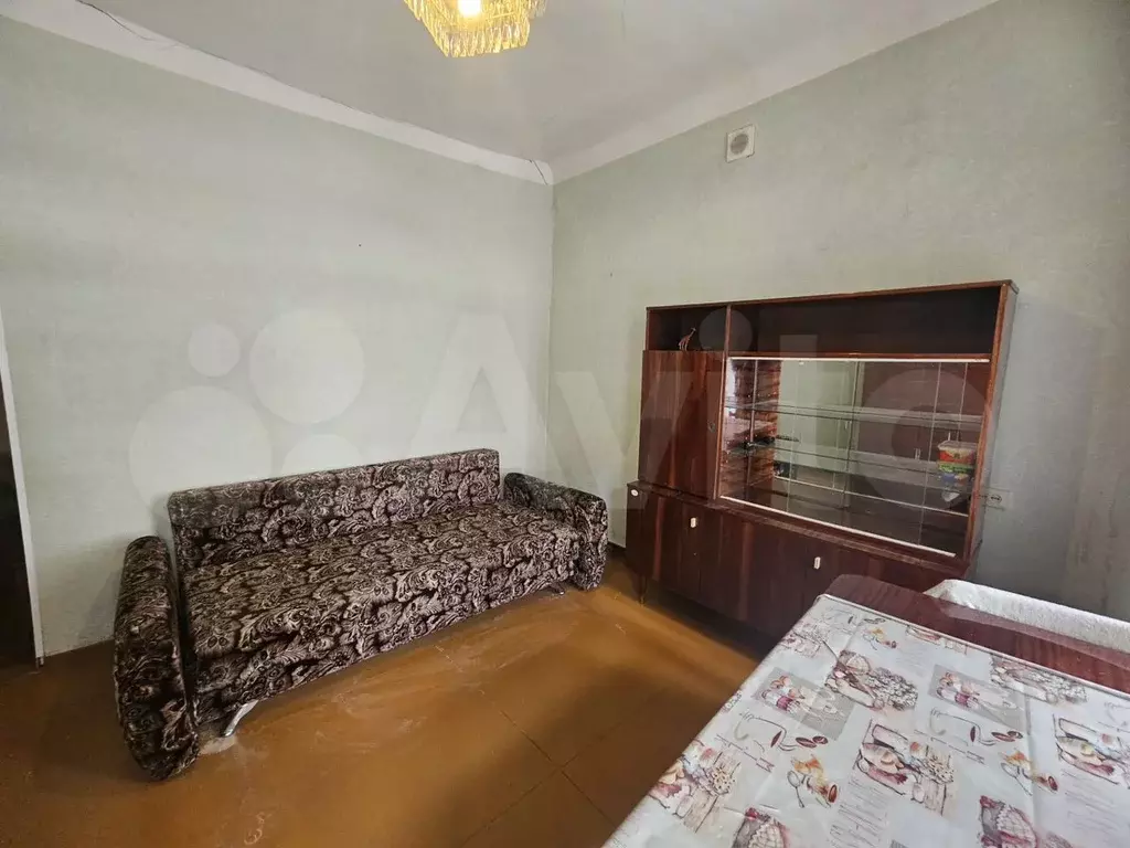 Комната 18 м в 4-к., 2/2 эт. - Фото 1