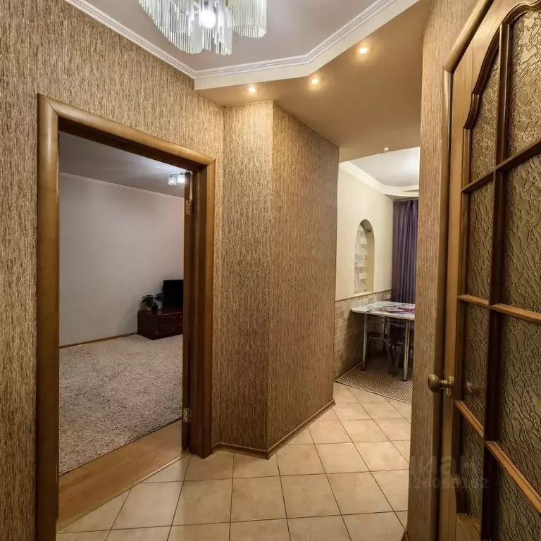 1-к кв. Омская область, Омск ул. 70 лет Октября, 6 (38.0 м) - Фото 1