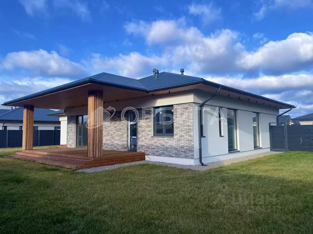 Дом в Тюменская область, Тюменский муниципальный округ, с. Луговое ул. ... - Фото 1